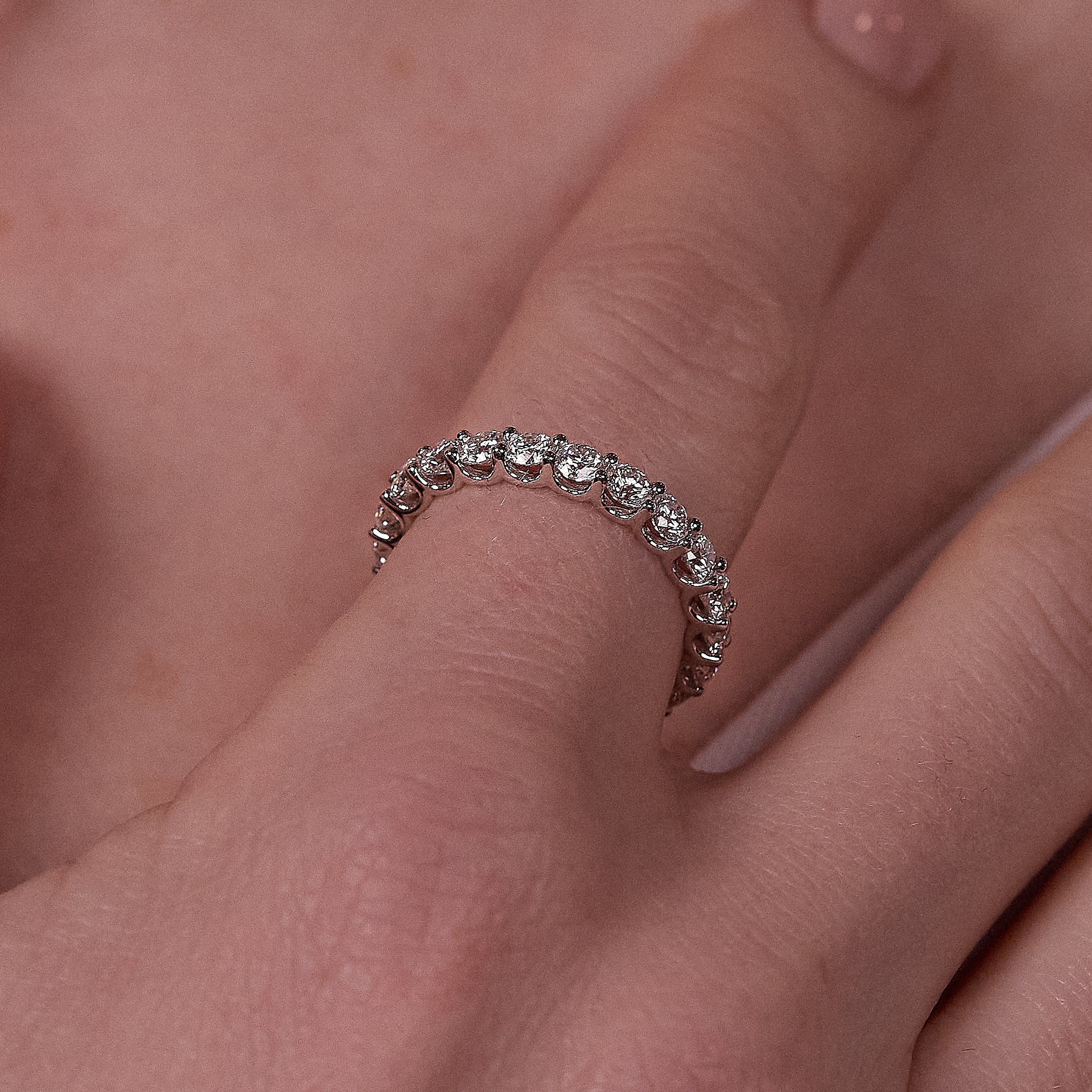 Oval Scallop Eternity Band